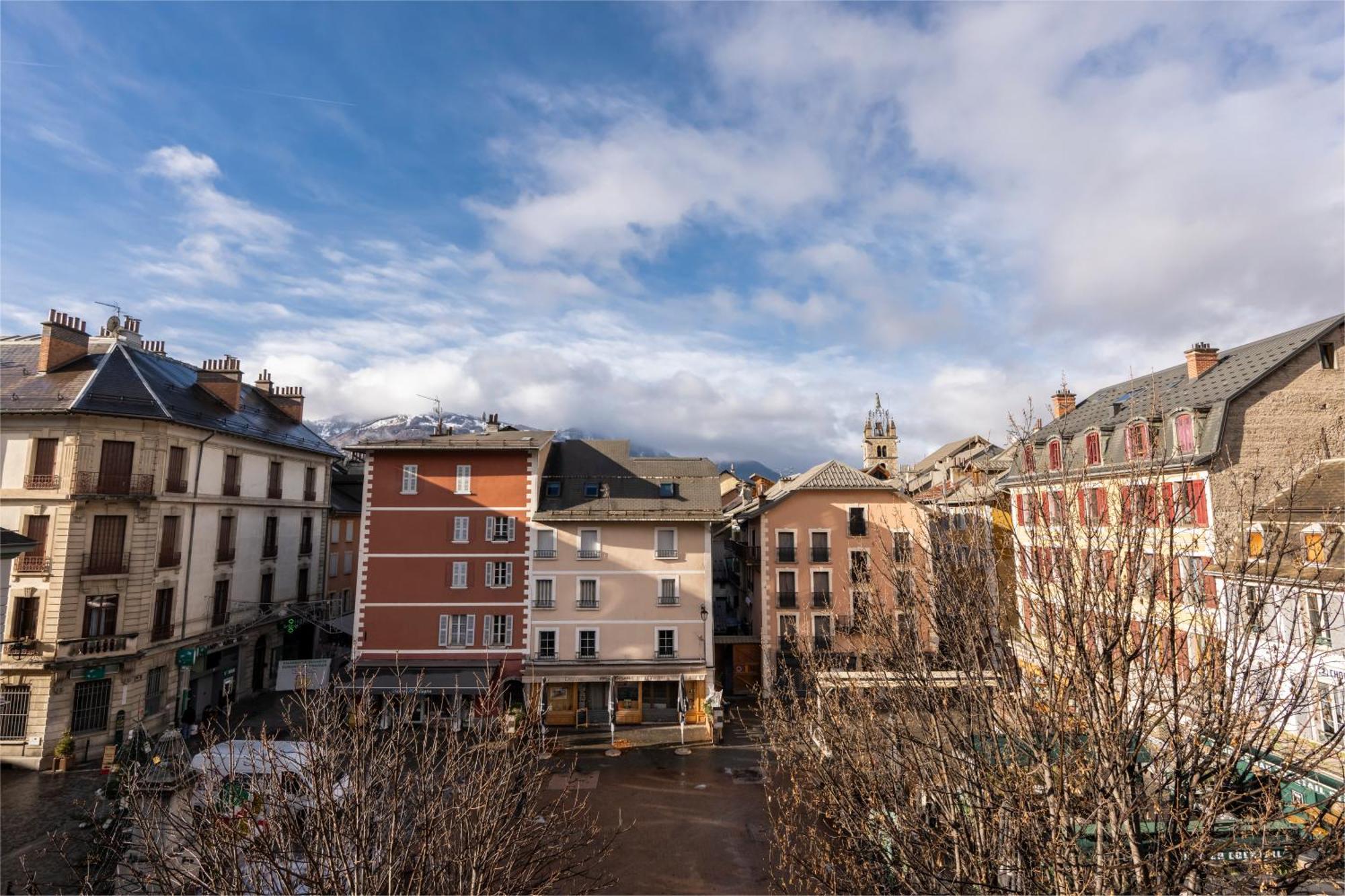 Superbe Loft - Situ Sur La Place Centrale Barcelonnette Esterno foto