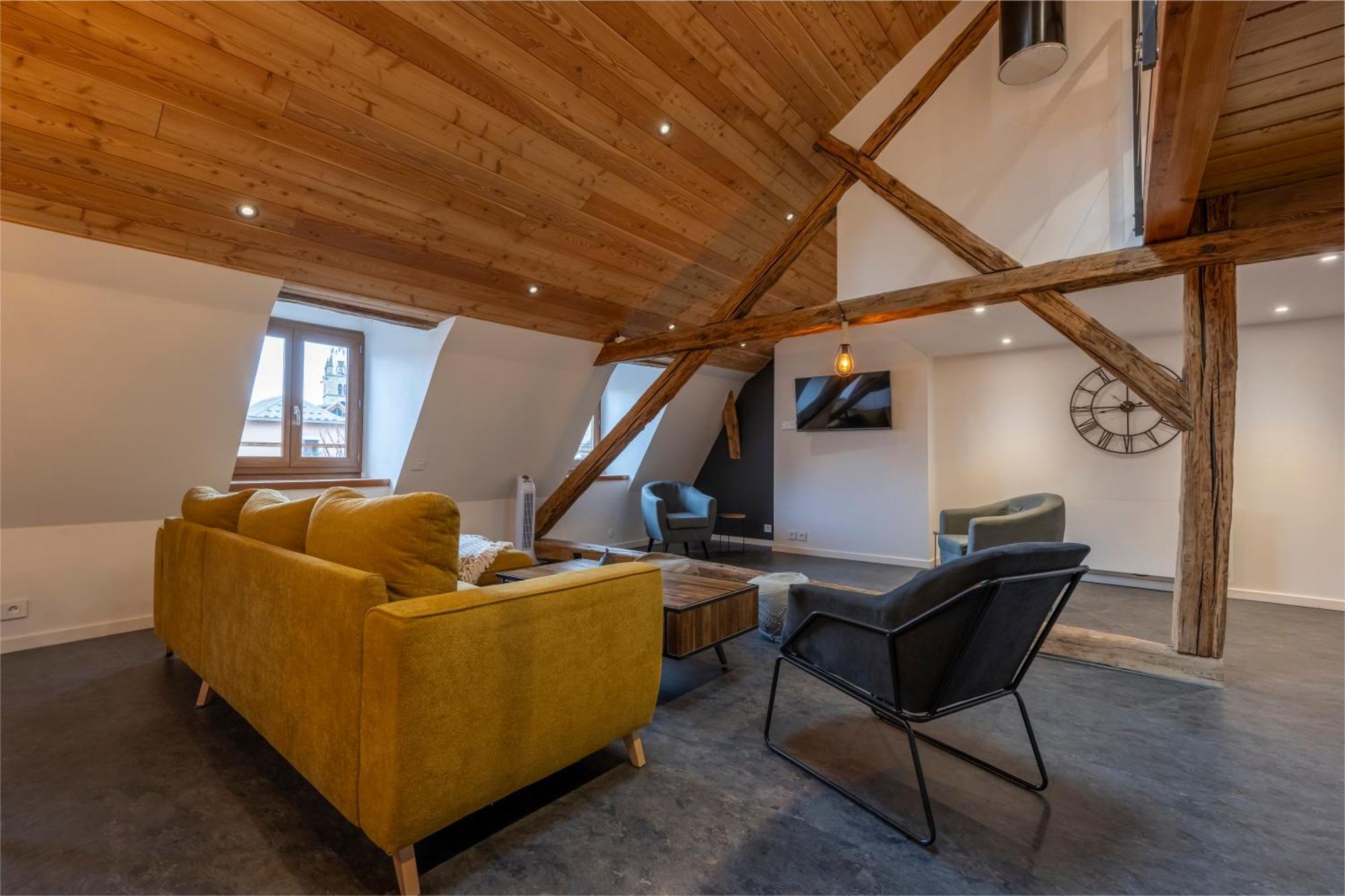 Superbe Loft - Situ Sur La Place Centrale Barcelonnette Esterno foto